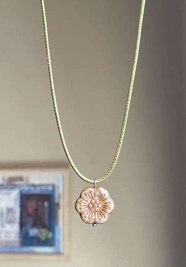 Handmade quality Czech glass flower bead fairy boho vintage retro style necklace🤎🌿 - Image 2