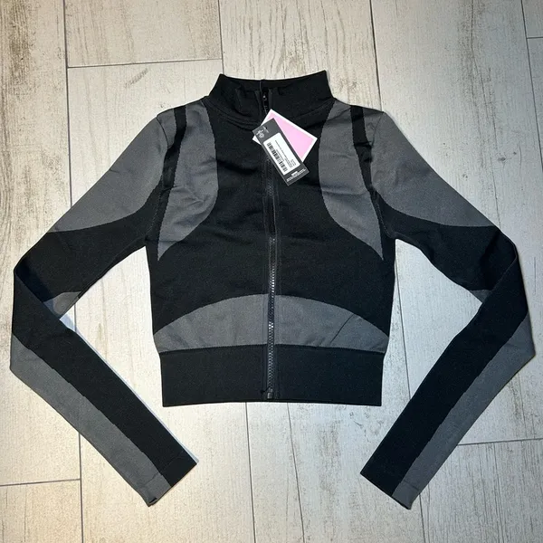 PLT Black and Gray Long Sleeve Activewear - Image 3