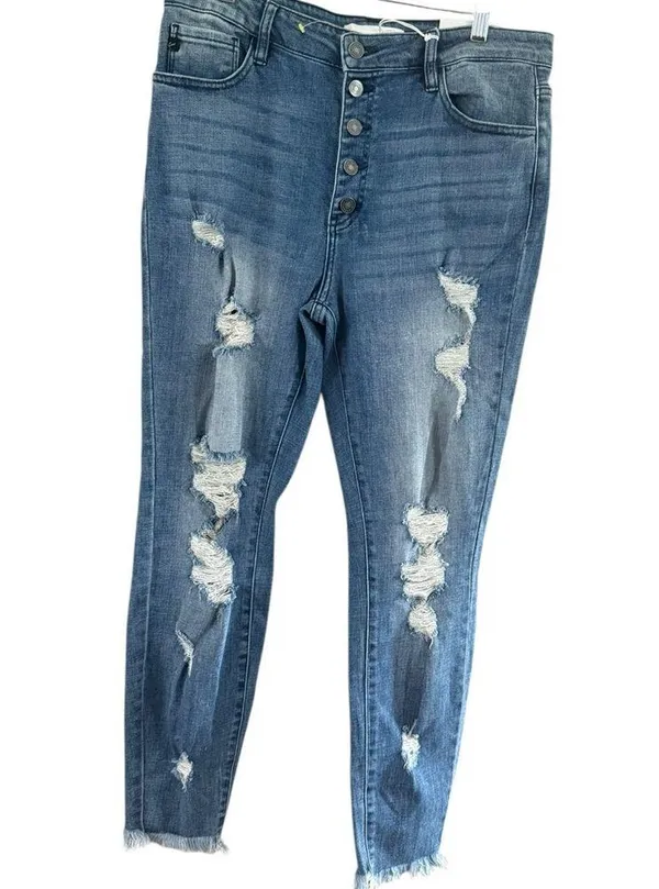 KanCan Medium Wash Cropped Jeans Blue Size 30 - Image 10