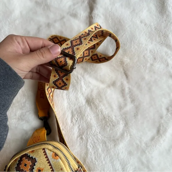 Wrangler Crossbody Bag with Card Wallet Aztec Sling Bag Yellow NEW - Image 6