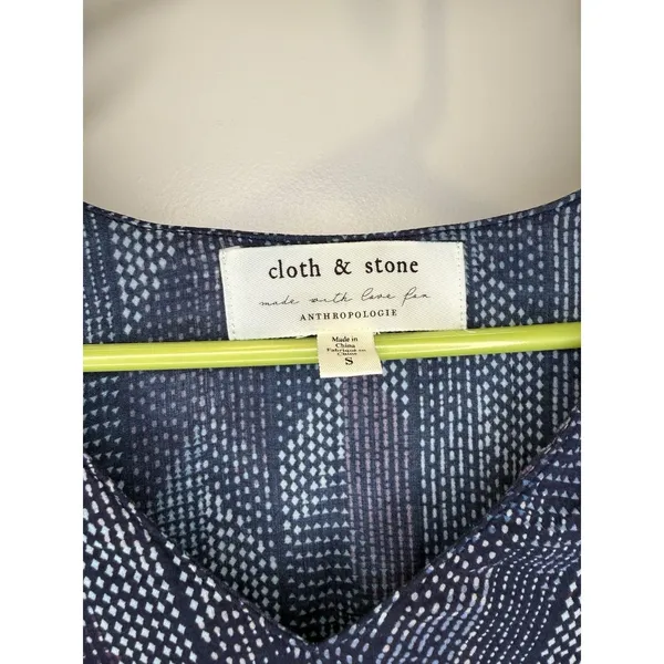 Cloth & Stone Anthropologie Dotted Herringbone Blouse Navy Blue V Neck Rayon S - Image 4