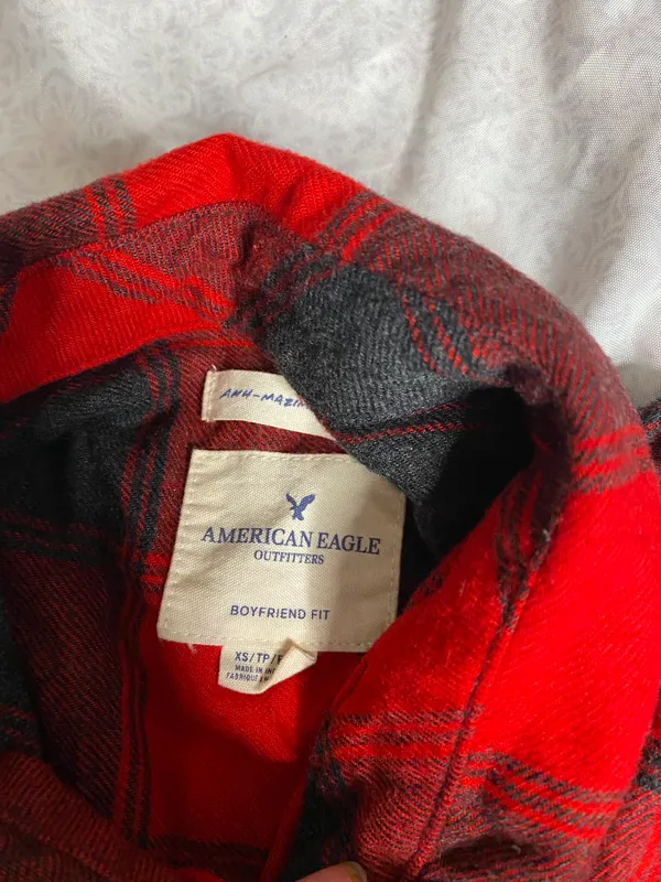 Red and black boyfriend fit flannel - Image 7