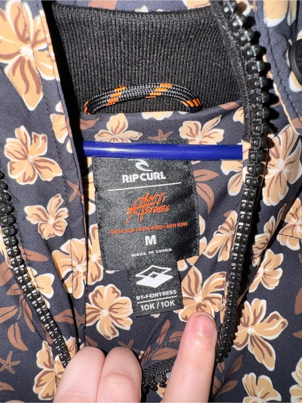 Rip Curl Black Puffer Jacket with Cream Floral Print - Image 3