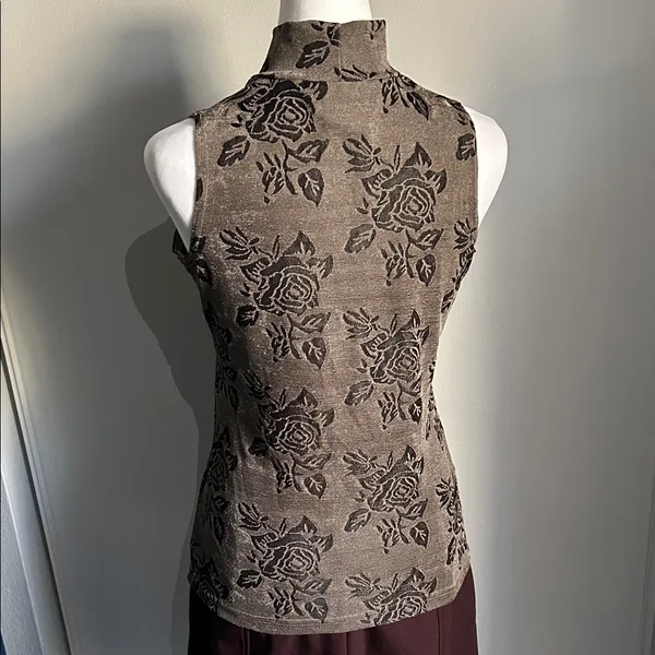 Baranda Vintage Shimmer Floral Sleeveless Mock Neck Top - Image 3