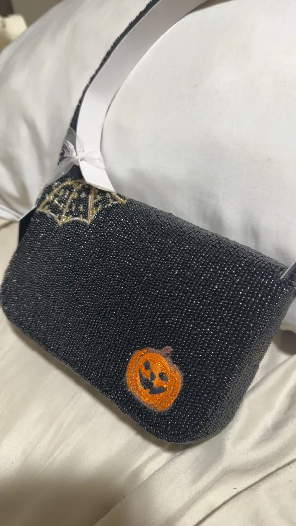 Beaded handmade Halloween purse - Image 7