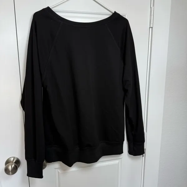 Black Crewneck Sweatshirt with Ribbed Cuffs Lightweight size Large - Image 4