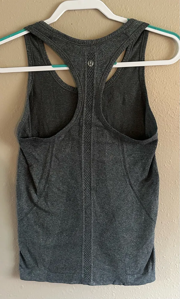 Lululemon Swiftly Tech Racerback Tank Top Heathered Grey "Run For Cheese" - Size 6 - Image 2
