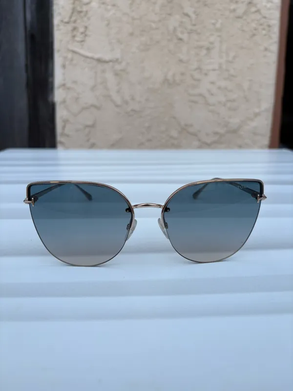 Tom Ford Ingrid-02 TF 652 28P Cat-eye gradient smoke sunglasses rose gold metal frame - Image 4