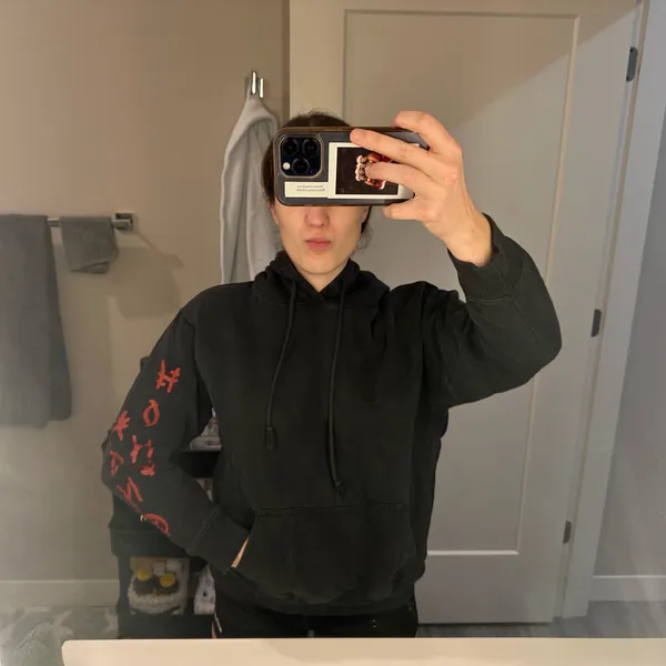 Brandy Melville Black Graphic Hoodie - Image 6
