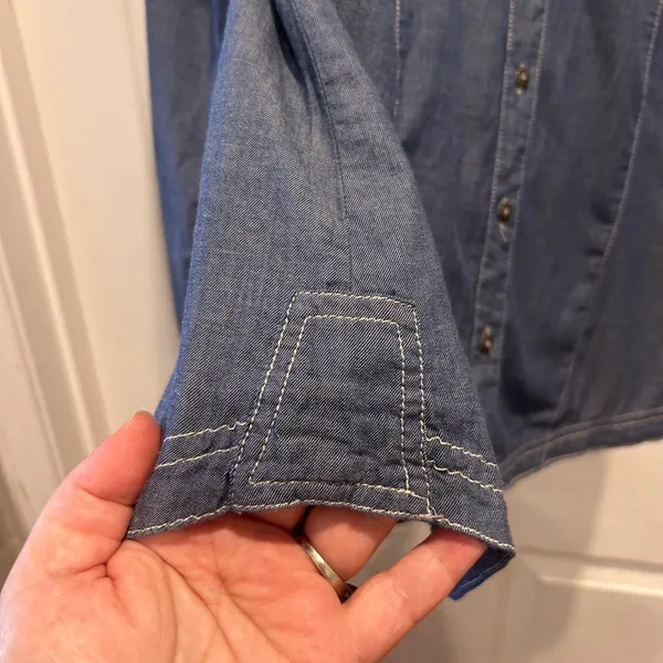 NWT Prototype Authentic Women's Denim Shirt L‎ Long Sleeve Button Down Roll Tab Blue Size L - Image 5