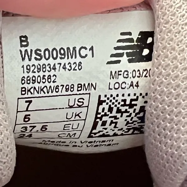 New Balance 009 Sneakers Women’s Size 7 Lace Up Blush Rose - Image 2