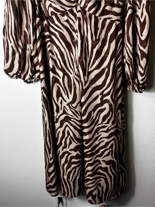 SHEIN Curve Zebra Print Twist Front Dress Plus 0XL (12) - Image 4