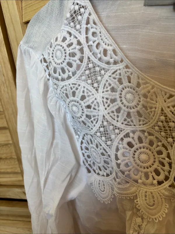 Figueroa and Flowet White Crochet Yoke Women's Blouse 1X NWT - Image 2