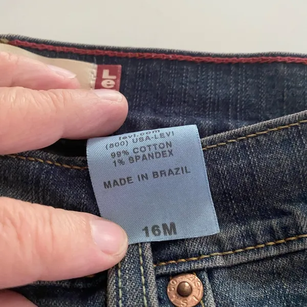 Women’s Levi’s 550 relaxed boot cut jeans size 16M - Image 4