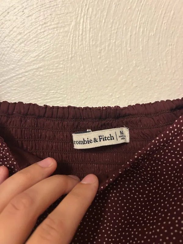 Cropped Abercrombie & Fitch Long Sleeve - Image 6