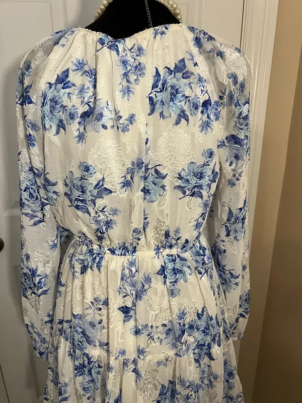 Blue and white floral summer sundress - Image 4