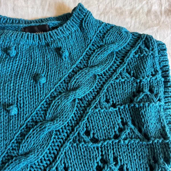 Vintage sleeveless funky cable knit blue ramie and cotton sweater vest small - Image 2