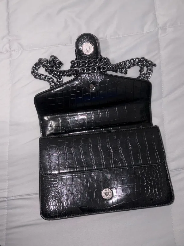 Crocodile Style Crossbody Black Bag - Image 6