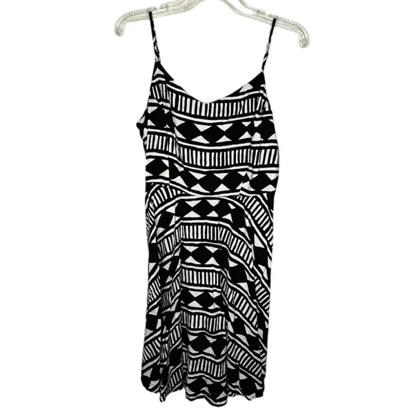Old Navy Dress - Image 2