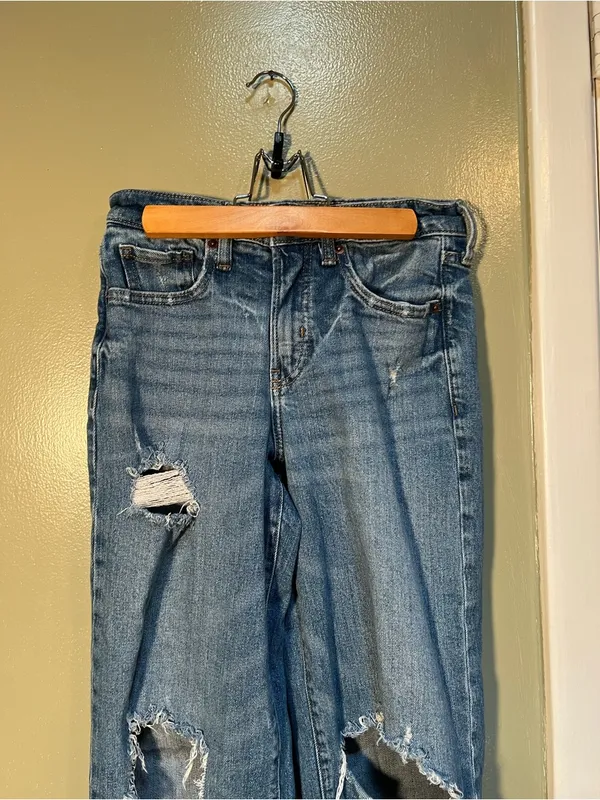 Old‎ Navy Women's Size 0 O.G. Loose Straight Jeans Light Wash Distressed Stretch - Image 3