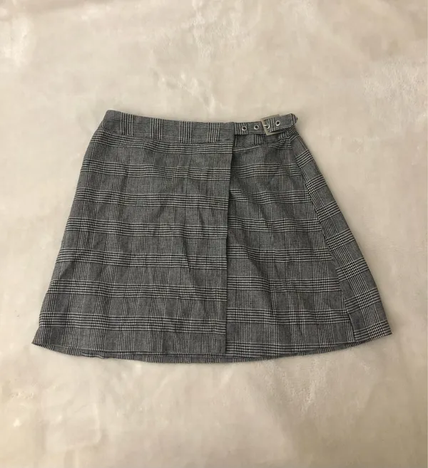 Brandy Melville Plaid Skirt - Image 2