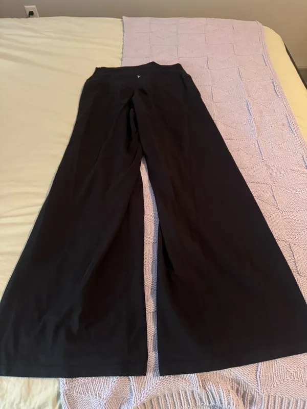 Old Navy Wide-Leg Pants - Image 3