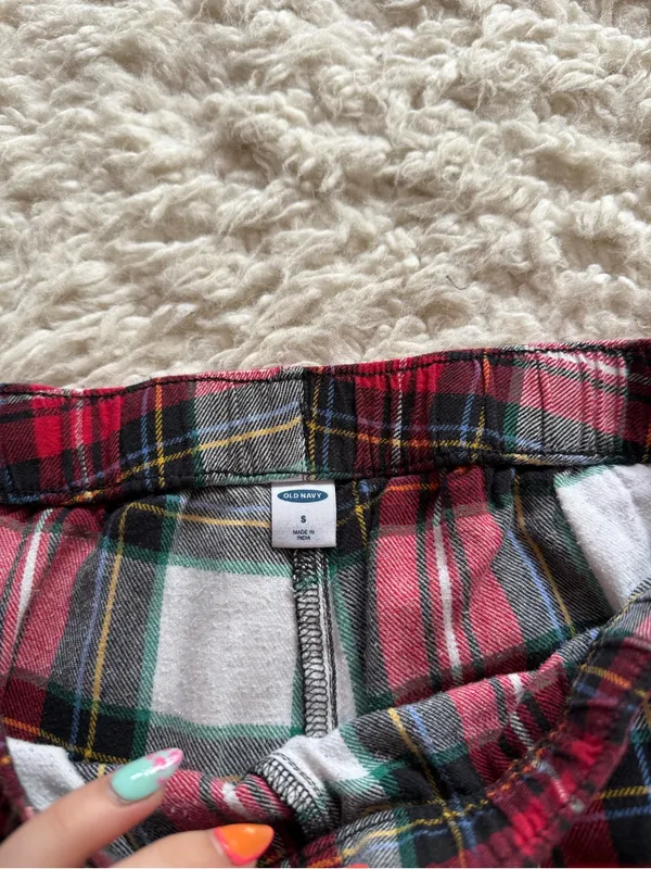Old Navy Women’s Red Plaid Flannel Pajama Pants - Cozy Sleepwear - Image 4