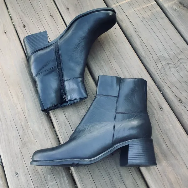 Genuine leather booties on medium heels 🖤🖤🖤 Black Size 9.5 - Image 2