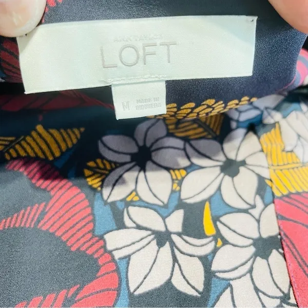 LOFT Top Womens S Multicolor Floral Blouse Boat Neck Tab Sleeve Pullover Woven M - Image 7