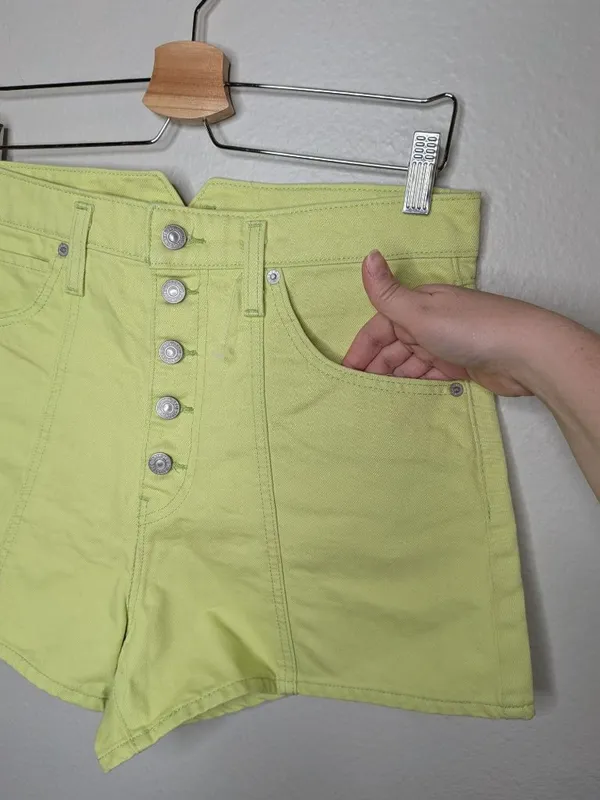 Levi's High Waisted Mom Denim Jean Shorts Button Fly Lime Green Size 31 - Image 2