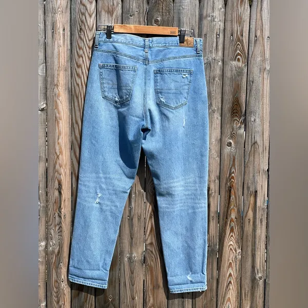 American Eagle 🦅 Distressed MOM Jeans - Image 16