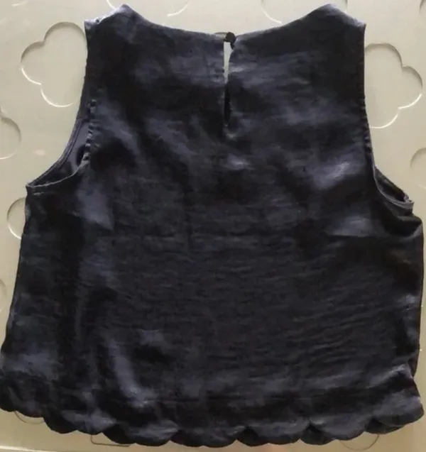 Monteau Los Angeles Black Scalloped Hem Crop Top, size Large - Image 4