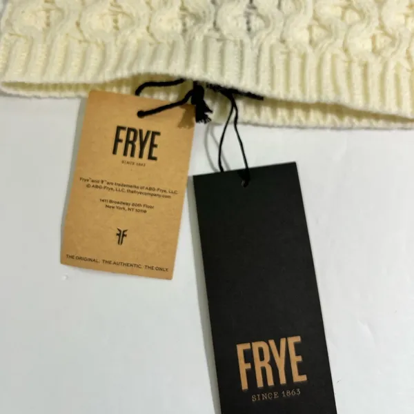 Frye White Cable Knit Beanie Hat Leather Logo Patch One Size - Image 3