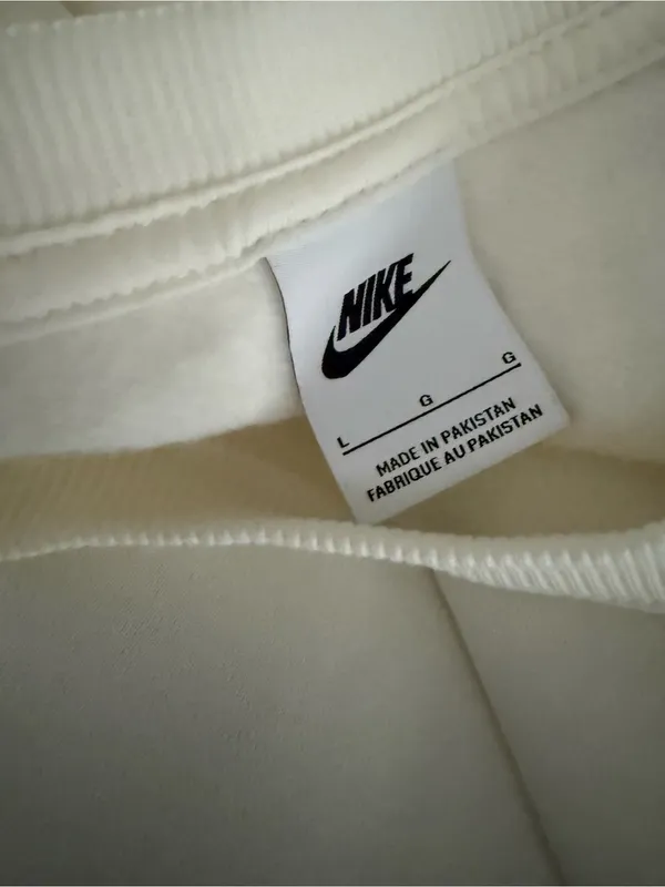 Nike Oversized Phoenix Fleece Size Large - Cream - Image 8