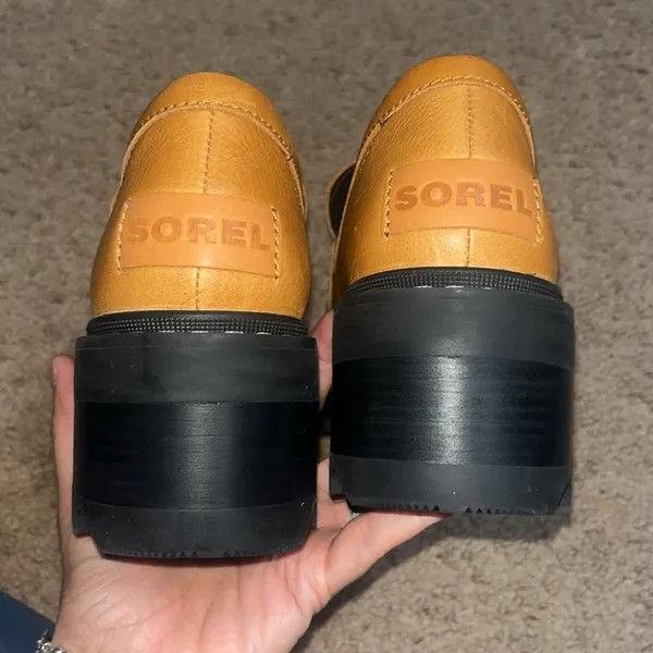 SOREL Joan Now City Loafer‎ Chunky Platform Canyon Gold Black 9 - Image 6