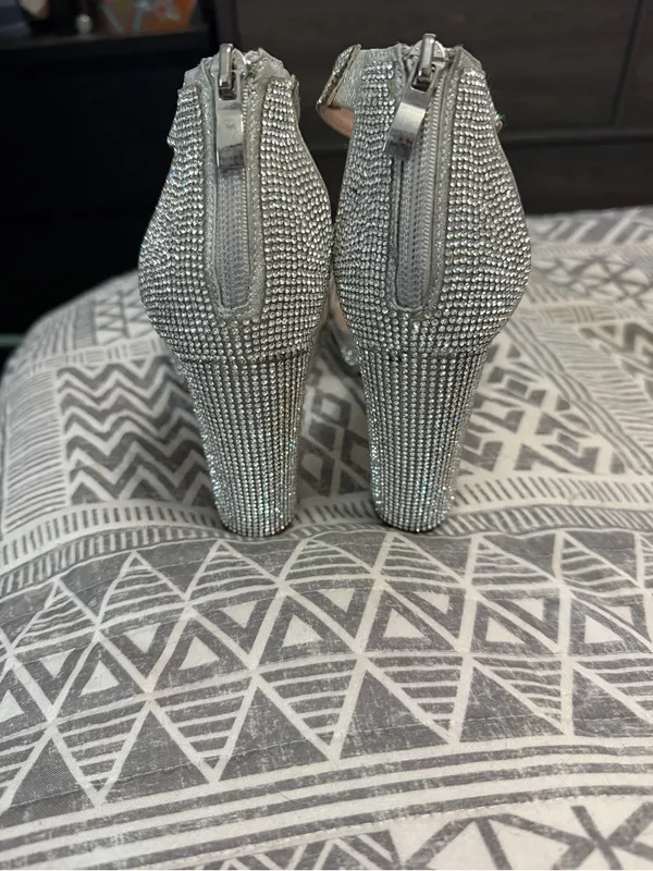 Windsor Silver Rhinestone Block Heel Sandals Size 7 Wedding Prom Formal - Image 3