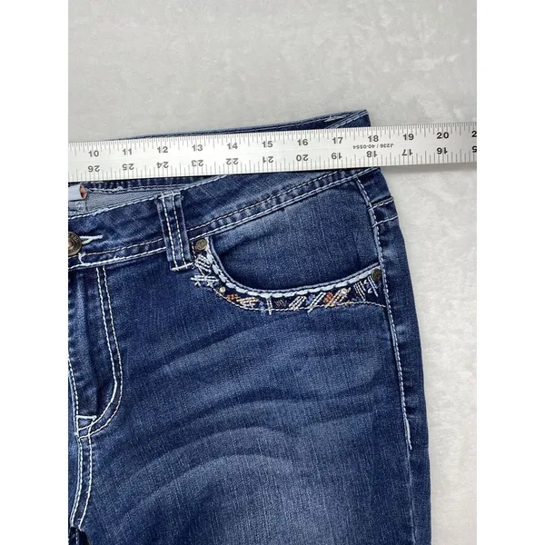 Shyanne‎ Jeans Women's 39 Medium Wash Blue Embroidered Pockets boot cut - Image 3