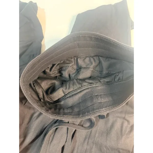 Lululemon Pants women size 2 - Image 5