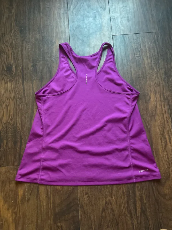 Nike purple tank top in a L #activewear #fitness - Image 4