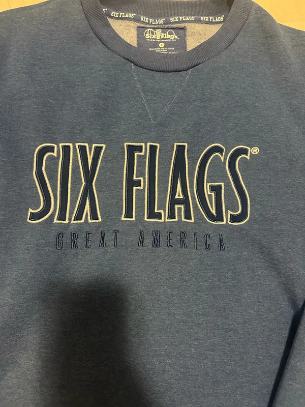 Six Flags Sweatshirt Blue Size L - Image 2