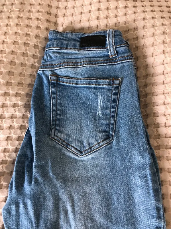 Black Label Crop Flare High-Waisted Jeans - Image 3