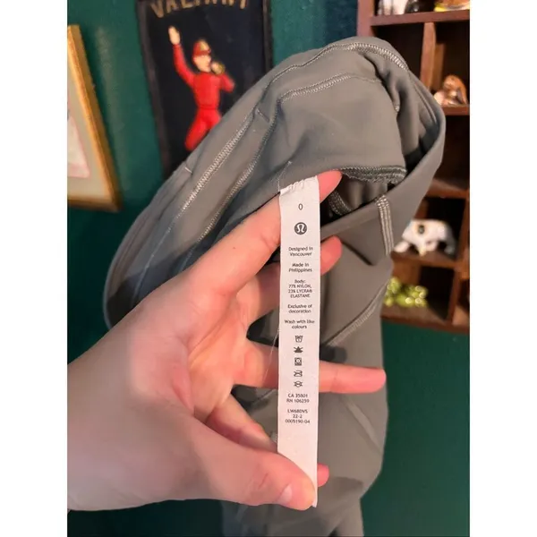 Lululemon Invigorate High-Rise Crop 23" Sz 0 Grey Sage - Image 3