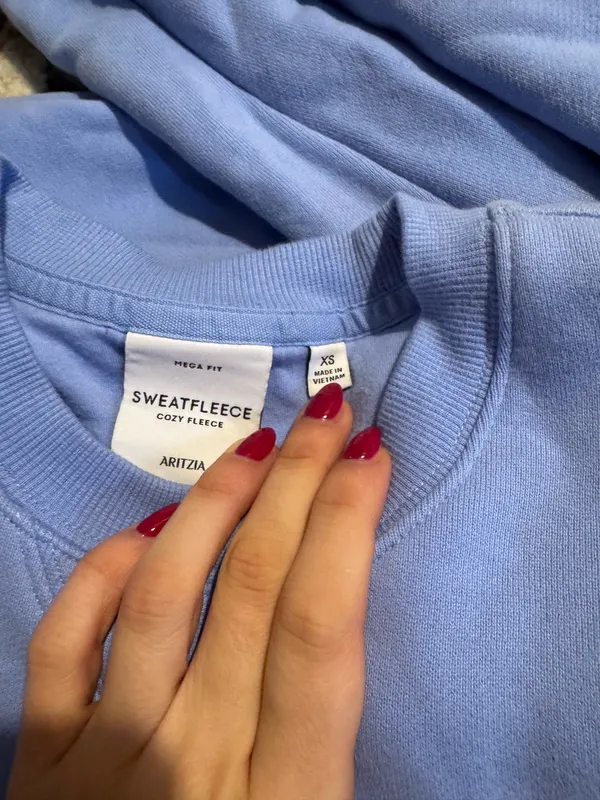 Aritzia Mega Cozy Sweatpants and sweatshirt - Image 3