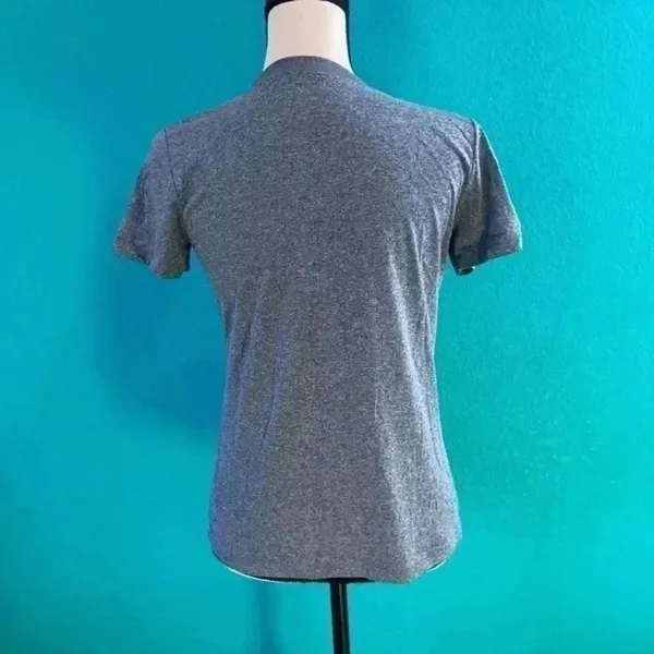 The nike tee dri fit top in size small - Image 2