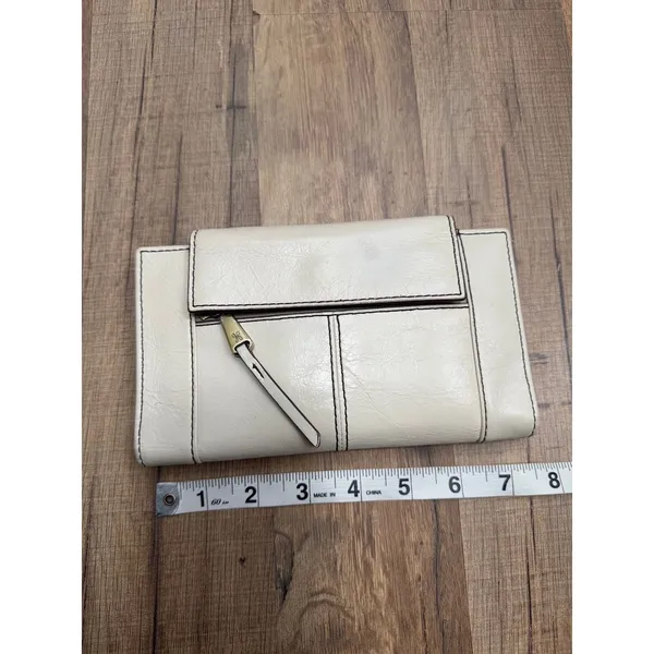 HOBO International Ivory Leather Continental Wallet Contrast Stitch Zip Pocket - Image 8