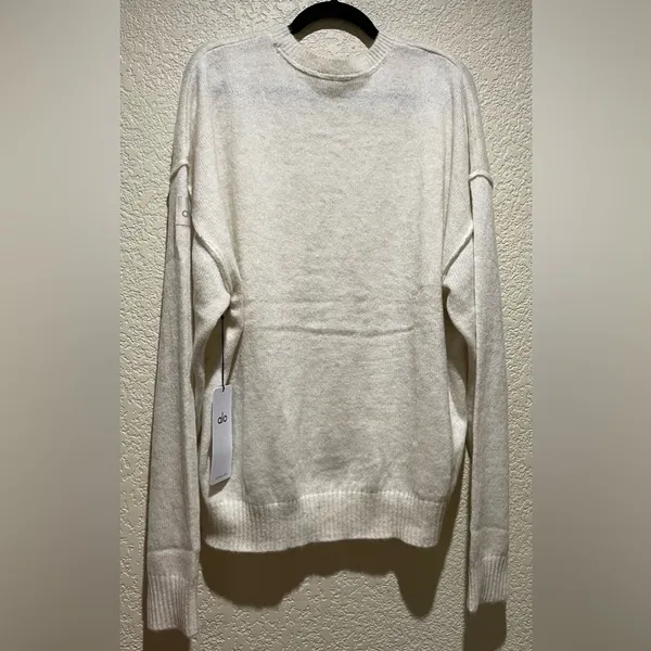 ALO Yoga NWT Unisex Wool Cashmere New Class Crewneck Sweater Bone Heather Size M - Image 7