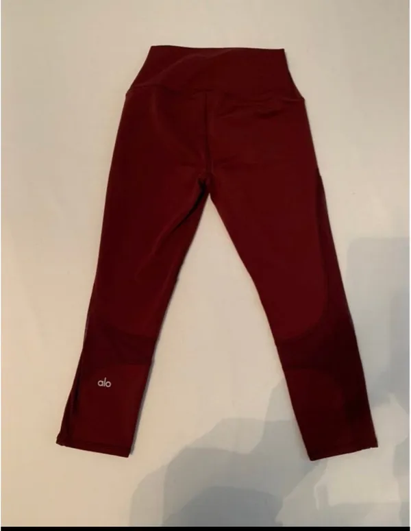 Alo Yoga Leggings - Image 3