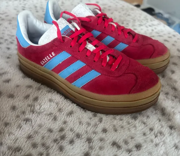 Adidas Women’s Gazelle Sneakers red - Image 2