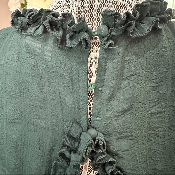 Selfie Leslie Emerald Green Ruffle Tiered Mini Dress Long Sleeve Cutout Size M - Image 8
