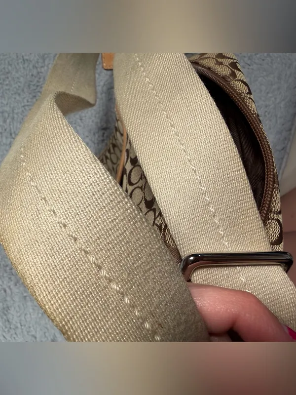 Coach Tan Signature Canvas Crossbody Bag swing pack - Image 14